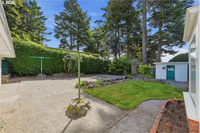 1313 Bayview St, North Bend, OR 97459 - Photo 37