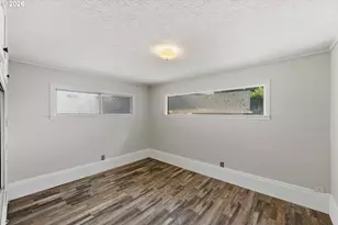 1313 Bayview St, North Bend, OR 97459 - Photo 21