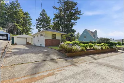 1313 Bayview St, North Bend, OR 97459 - Photo 43