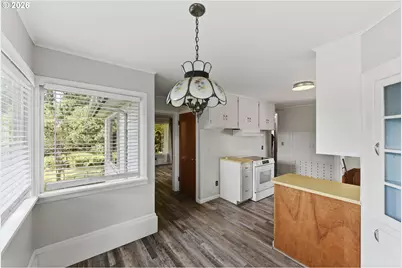1313 Bayview St, North Bend, OR 97459 - Photo 11