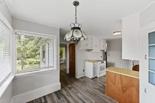1313 Bayview St, North Bend, OR 97459 - Photo 11