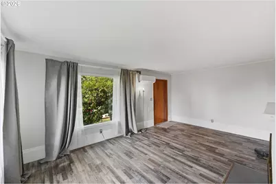 1313 Bayview St, North Bend, OR 97459 - Photo 9