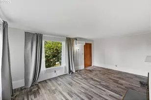 1313 Bayview St, North Bend, OR 97459 - Photo 9