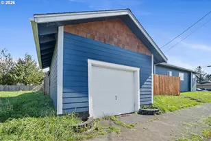 1802 8th St, Tillamook, OR 97141 - Photo 29