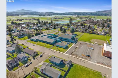 1802 8th St, Tillamook, OR 97141 - Photo 33