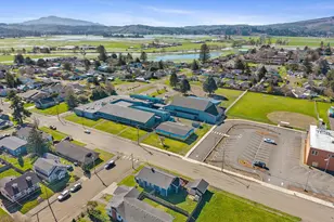 1802 8th St, Tillamook, OR 97141 - Photo 33