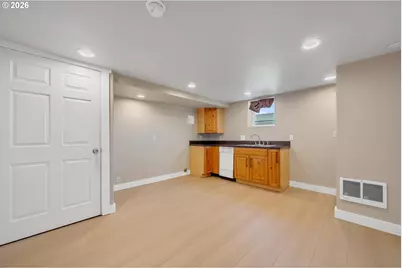 1802 8th St, Tillamook, OR 97141 - Photo 21