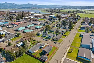 1802 8th St, Tillamook, OR 97141 - Photo 35