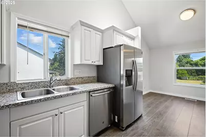 5609 SE 117th Ave, Portland, OR 97266 - Photo 11