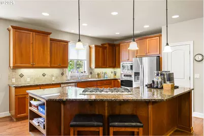 641 Troon Ave, Woodburn, OR 97071 - Photo 7