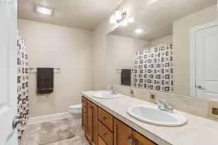 641 Troon Ave, Woodburn, OR 97071 - Photo 33