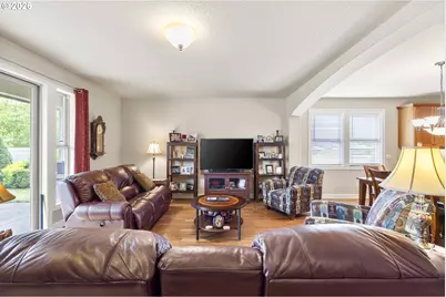 641 Troon Ave, Woodburn, OR 97071 - Photo 13