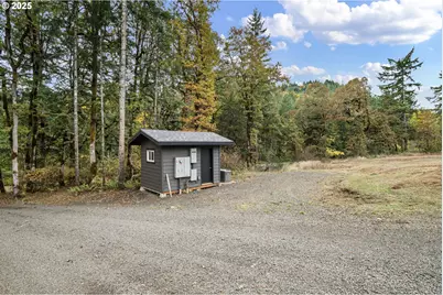 24741 Hall Rd, Cheshire, OR 97419 - Photo 41