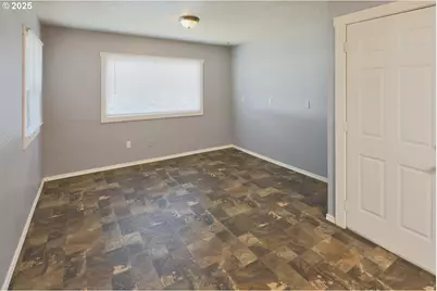 5160 NE Columbia Blvd, Portland, OR 97218 - Photo 15