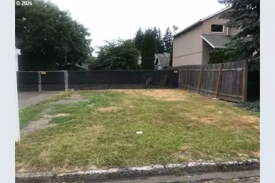 707 NE 2nd St, Gresham, OR 97030 - Photo 3