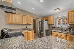 1949 SE Palmquist Rd, Gresham, OR 97080 - Photo 9