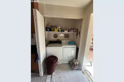 954 Commercial Ave, Coos Bay, OR 97420 - Photo 11