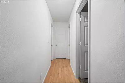 3125 V St, Springfield, OR 97477 - Photo 9