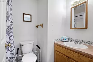 3125 V St, Springfield, OR 97477 - Photo 13