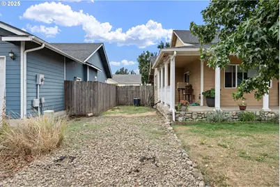 3125 V St, Springfield, OR 97477 - Photo 15