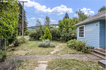 415 Date St, Drain, OR 97435 - Photo 9