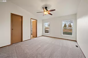 682 SE 10th St, Madras, OR 97741 - Photo 7