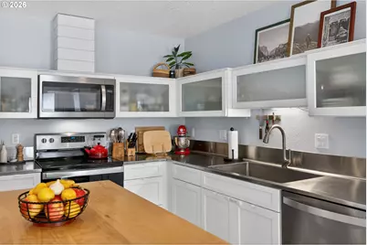 6047 SE Rhone St, Portland, OR 97206 - Photo 7