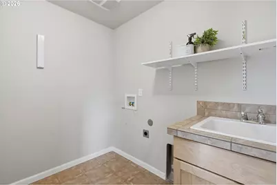 4715 E Masters Dr, Newberg, OR 97132 - Photo 33