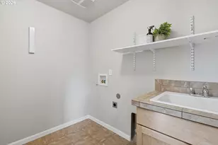 4715 E Masters Dr, Newberg, OR 97132 - Photo 33