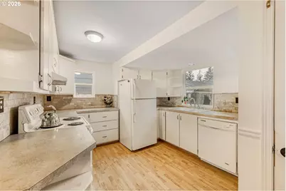 8825 NE Wygant St, Portland, OR 97220 - Photo 7