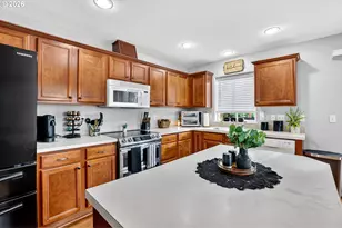 10328 SE Ramona St, Portland, OR 97266 - Photo 11