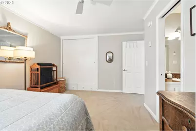 535 NE Bridgeton Rd #2, Portland, OR 97211 - Photo 7