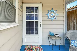 535 NE Bridgeton Rd, Portland, OR 97211 - Photo 19