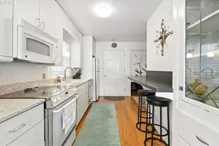 535 NE Bridgeton Rd, Portland, OR 97211 - Photo 17