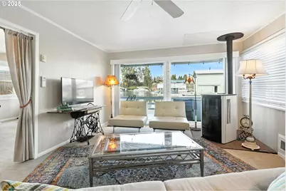 535 NE Bridgeton Rd #2, Portland, OR 97211 - Photo 3