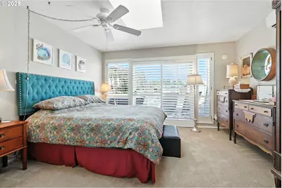 535 NE Bridgeton Rd #2, Portland, OR 97211 - Photo 13