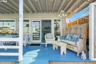 535 NE Bridgeton Rd, Portland, OR 97211 - Photo 23