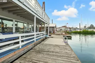 535 NE Bridgeton Rd, Portland, OR 97211 - Photo 21