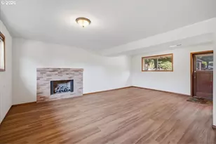 895 NW 3rd St, Gresham, OR 97030 - Photo 29