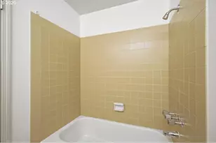 895 NW 3rd St, Gresham, OR 97030 - Photo 25