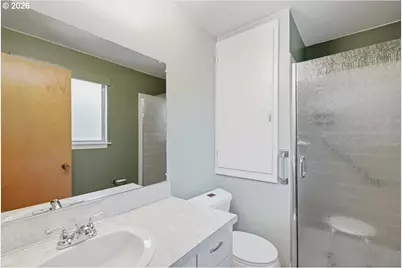 895 NW 3rd St, Gresham, OR 97030 - Photo 17