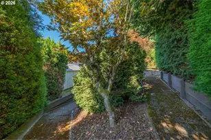 895 NW 3rd St, Gresham, OR 97030 - Photo 41