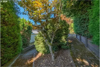 895 NW 3rd St, Gresham, OR 97030 - Photo 35
