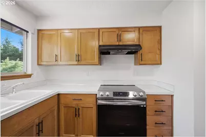 895 NW 3rd St, Gresham, OR 97030 - Photo 13