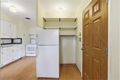 9314 N Tioga Ave, Portland, OR 97203 - Photo 15