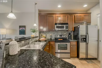 3135 Summerlinn Dr, West Linn, OR 97068 - Photo 5