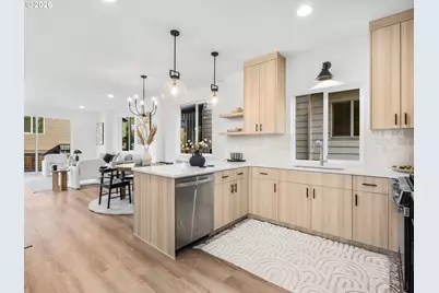 8206 SW 46th Ave, Portland, OR 97219 - Photo 3