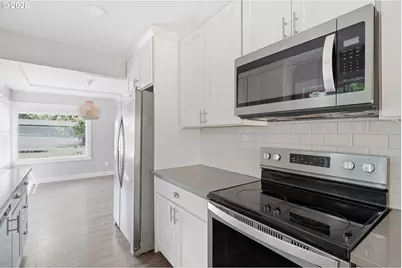 5724 NE 60th Ave, Portland, OR 97218 - Photo 17