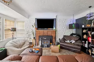 2323 SE 70th Ave, Portland, OR 97215 - Photo 3