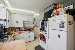 2323 SE 70th Ave, Portland, OR 97215 - Photo 9